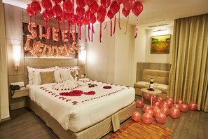 Deluxe Double Room | 1 bedroom, minibar, in-room safe, individually decorated - Hotel Crowne Imperial (Kathmandu)
