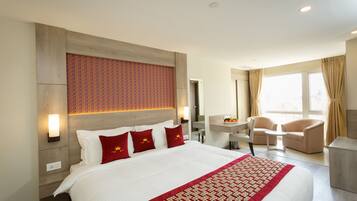 1 dormitorio, minibar, caja fuerte y decoración individual