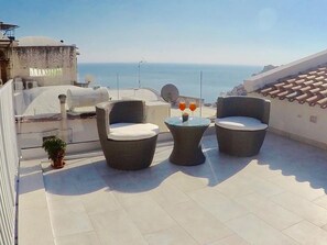 Apartamento, 2 habitaciones, terraza, vistas al mar | Terraza o patio