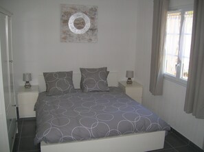 4 soverom, strykejern/-brett, reiseseng for barn og wi-fi (inkludert)