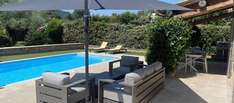 Villa of charm entirely air-conditioned in residence with swimming pool