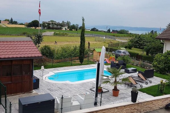Piscine couverte, piscine extérieure (ouverte en saison)