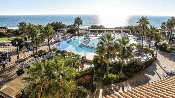 Piscine couverte, piscine extérieure