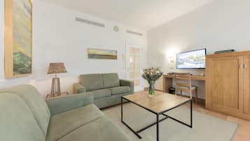 Superior-Doppelzimmer | Zimmersafe, Verdunkelungsvorhänge, kostenloses WLAN, Bettwäsche