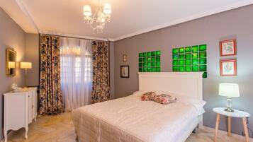 Apartment, 3 Bedrooms (with stained glass bedroom 4) | Minibar, free cots/infant beds, free WiFi, bed sheets