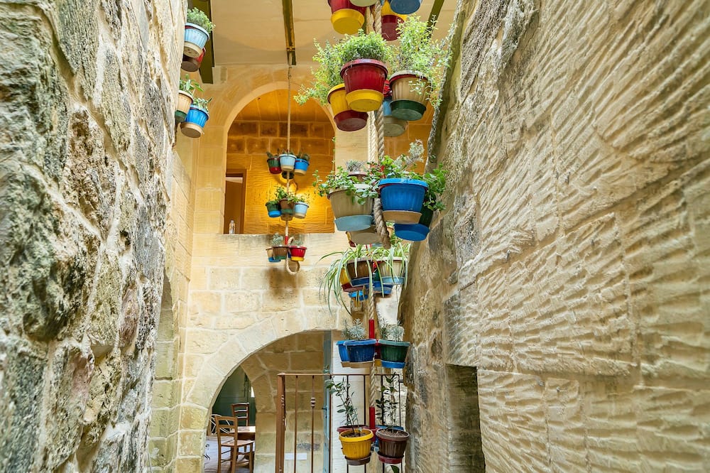 Ta' Pinu Bed & Breakfast