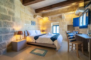 Double Room | In-room safe, laptop workspace, free WiFi, bed sheets - Ta' Pinu B&B (Gharb)