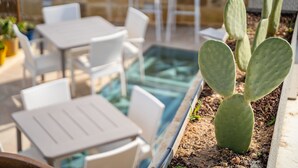 Terrace/patio - Ta' Pinu Bed & Breakfast (Gharb)
