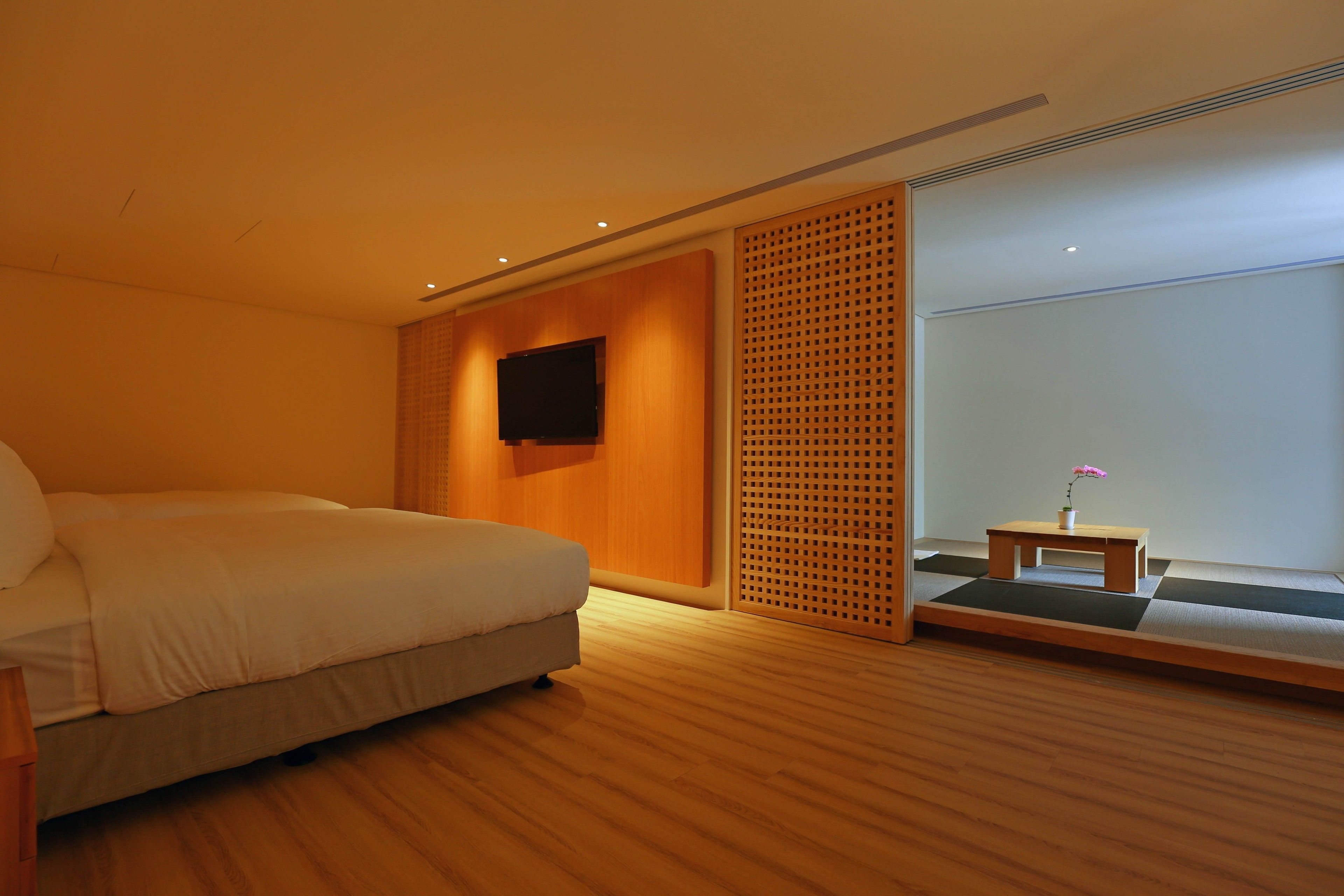 deluxe quadruple room | 1 bedroom, down duvets, blackout curtains, free wifi