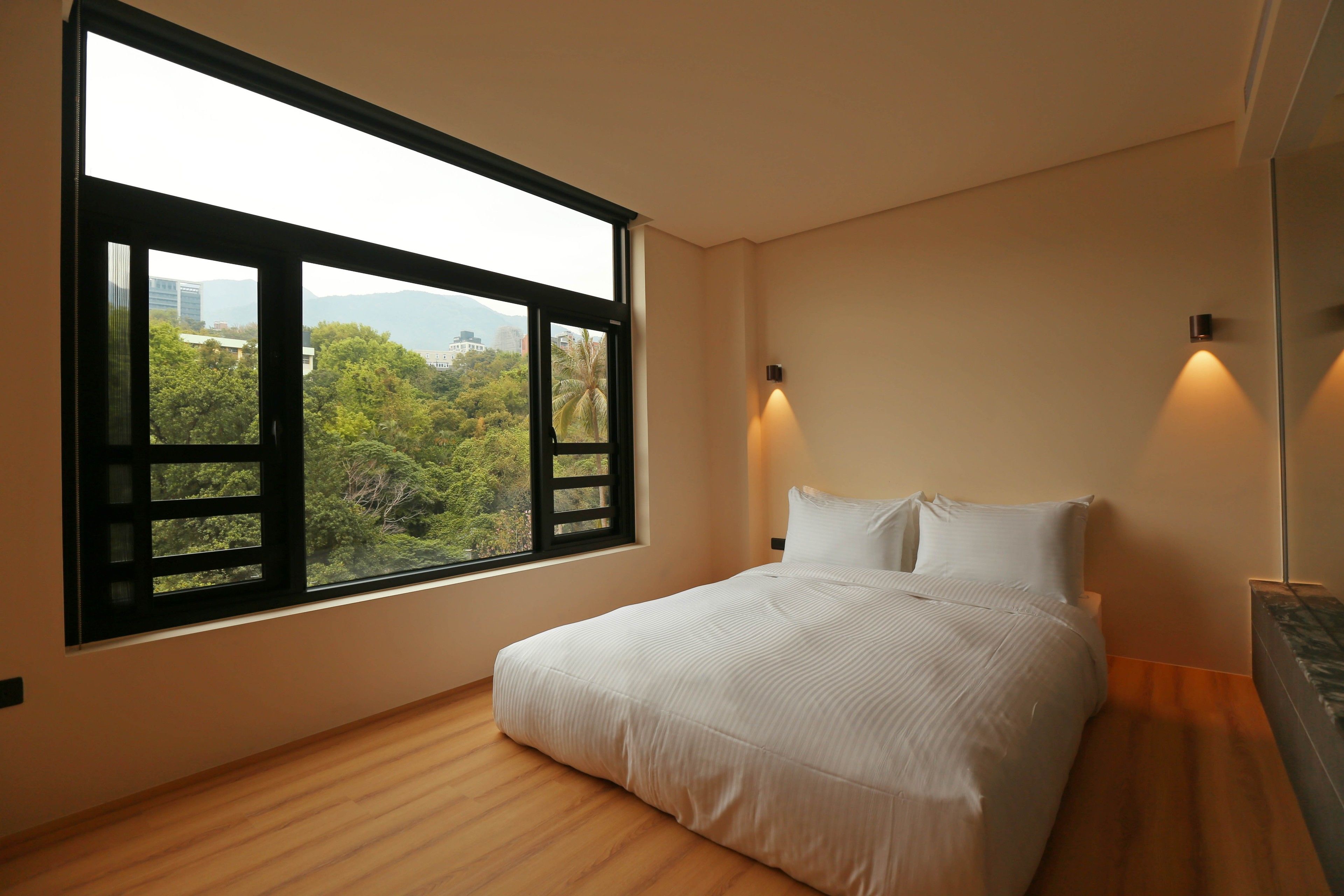 1 bedroom, down duvets, blackout curtains, free wifi