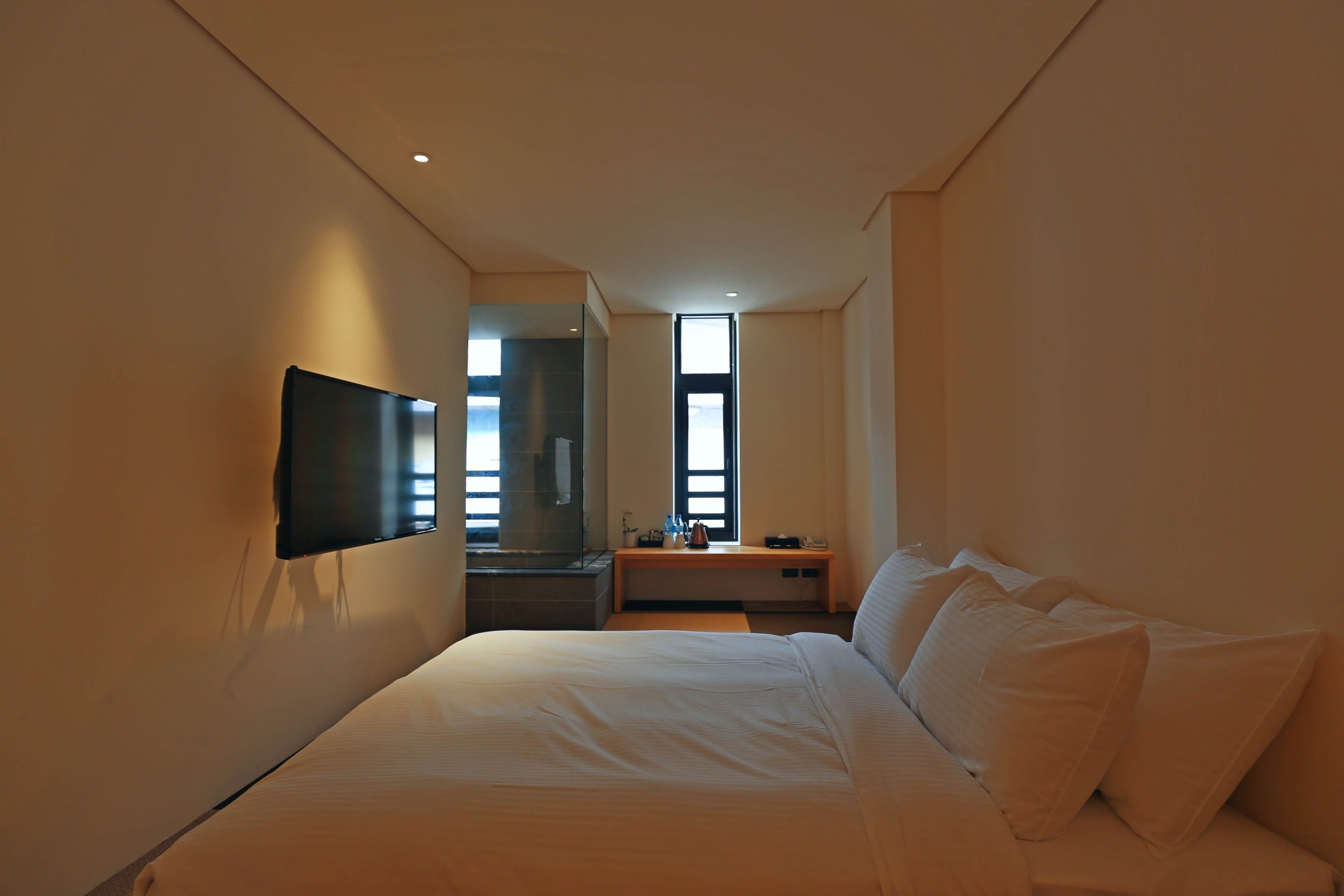 economy double room | 1 bedroom, down duvets, blackout curtains, free wifi