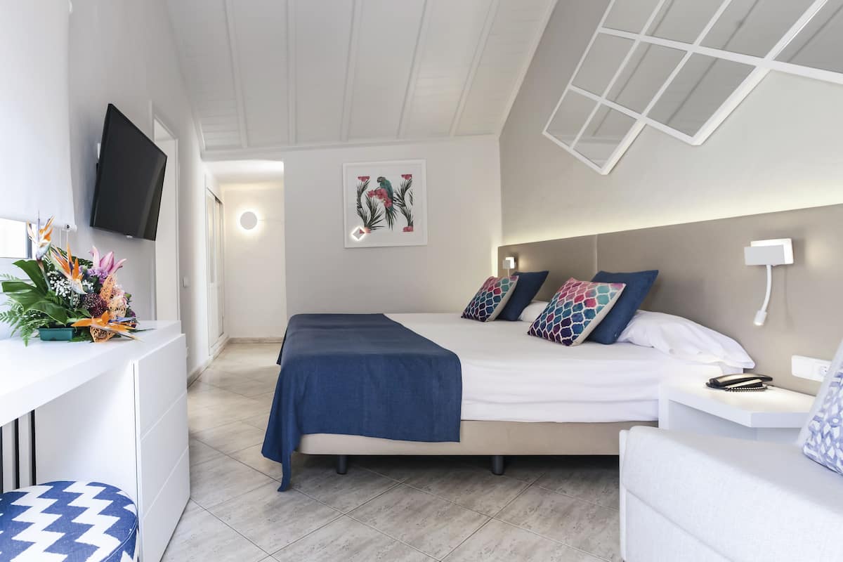 Een kluis op de kamer, verduisterende gordijnen, gratis wifi, beddengoed