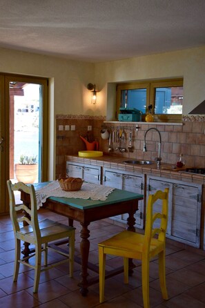 Fridge, stovetop, coffee/tea maker, electric kettle - Villa Kamen (Vela Luka)