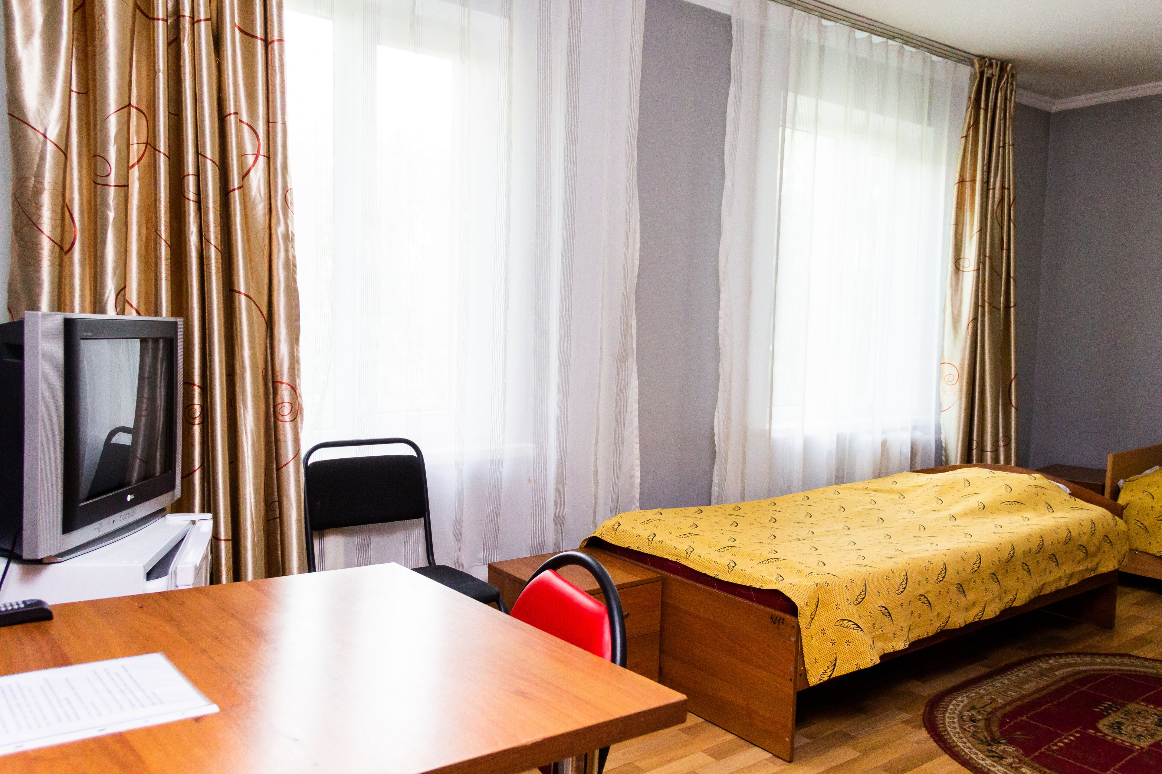 ห้องพักรวม, ผู้ชายเท่านั้น | โต๊ะทำงาน, พื้นที่ทำงานแบบใช้แล็ปท็อป, Wi-Fi ฟรี, ผ้าปูที่นอน