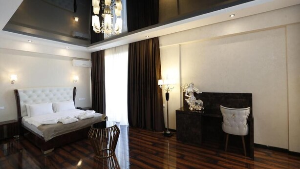 In-room safe, desk, blackout drapes, soundproofing