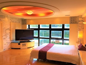 Quarto, para fumantes (Staying without meals) | Cortinas blackout, roupa de cama