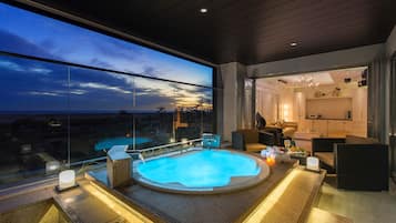 Tweepersoonskamer (Suite) | Luxe beddengoed, een kluis op de kamer, verduisterende gordijnen