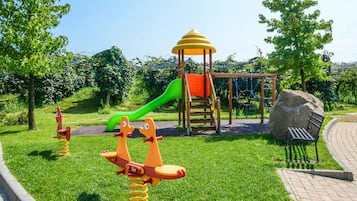 Children’s play area – outdoor