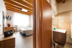 客房内保险箱、特色装修、特色家居、隔音