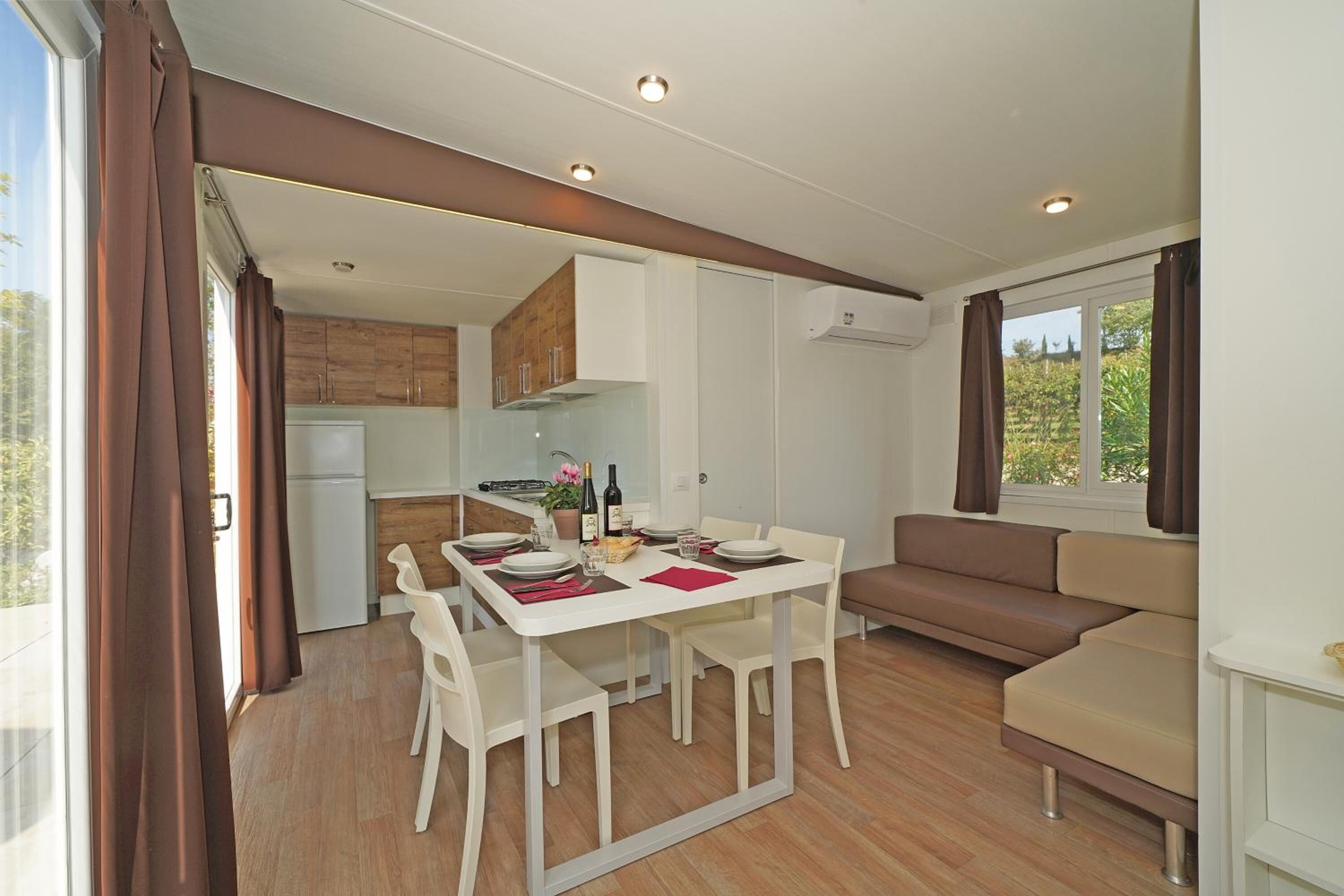 Mobile Unterkunft, 2 Schlafzimmer | Wohnzimmer