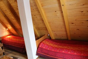 Log Cabin Basta | 3 Schlafzimmer, Bügeleisen/Bügelbrett, kostenloses WLAN