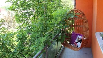 Apartemen (9) | Balkon