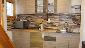 Unclassified image, 2 of 17, button - Chalet Basta (Hadzici)