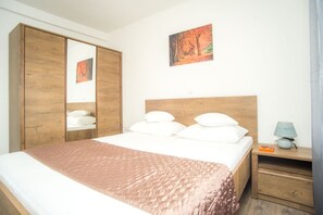 Casa | 3 dormitorios, tabla de planchar con plancha, wifi gratis y ropa de cama