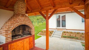 BBQ/picnic area - Garden Lux Sarajevo (Sarajevo)