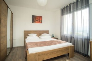 House | 3 bedrooms, iron/ironing board, free WiFi, bed sheets - Garden Lux Sarajevo (Sarajevo)