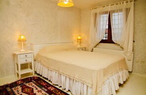 Iron/ironing board, rollaway beds, free WiFi, bed sheets