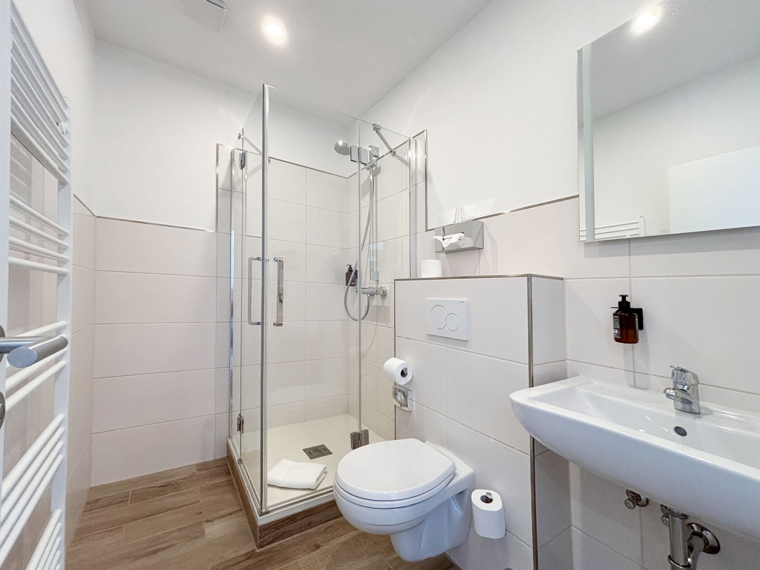 single room | bathroom | free toiletries, hair dryer, towels, soap