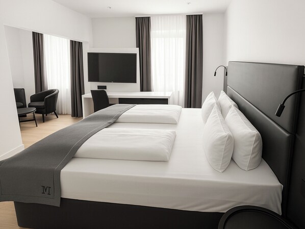 Free minibar, desk, iron/ironing board, free WiFi - DORMERO Hotel Wilhelmshaven (Wilhelmshaven)