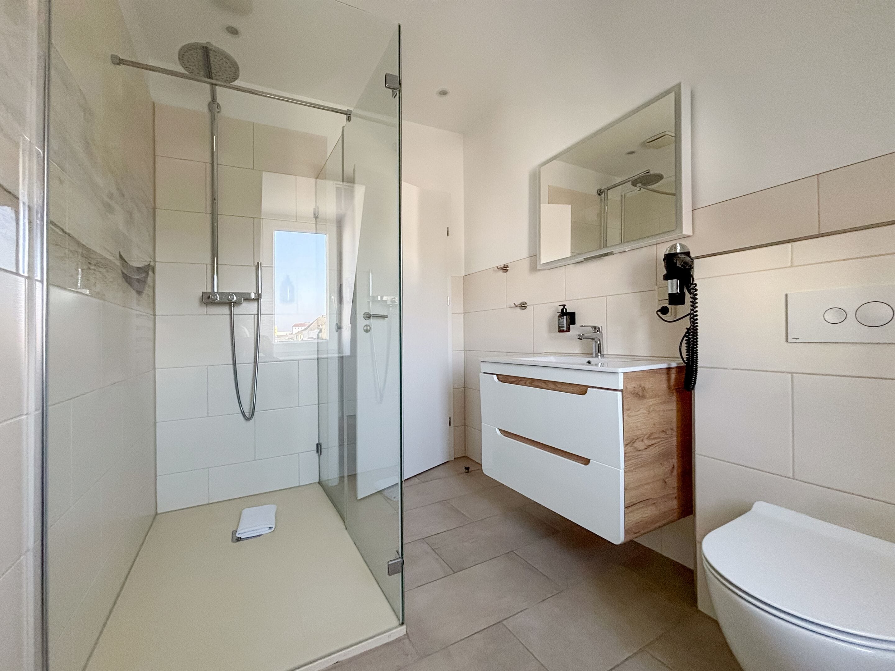 comfort double room | bathroom | free toiletries, hair dryer, towels, soap