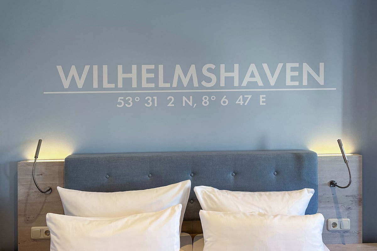 standard double room | free minibar, desk, iron/ironing board, free wifi