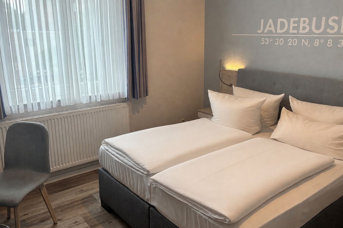 Dobbeltrom – standard | Minibar (inkludert), skrivebord, strykejern/-brett og wi-fi (inkludert)