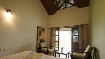 Deluxe Double Room, Garden View | Garden view