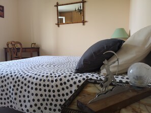 1 quarto, ferros/tábuas de passar roupa, Wi-Fi, roupa de cama