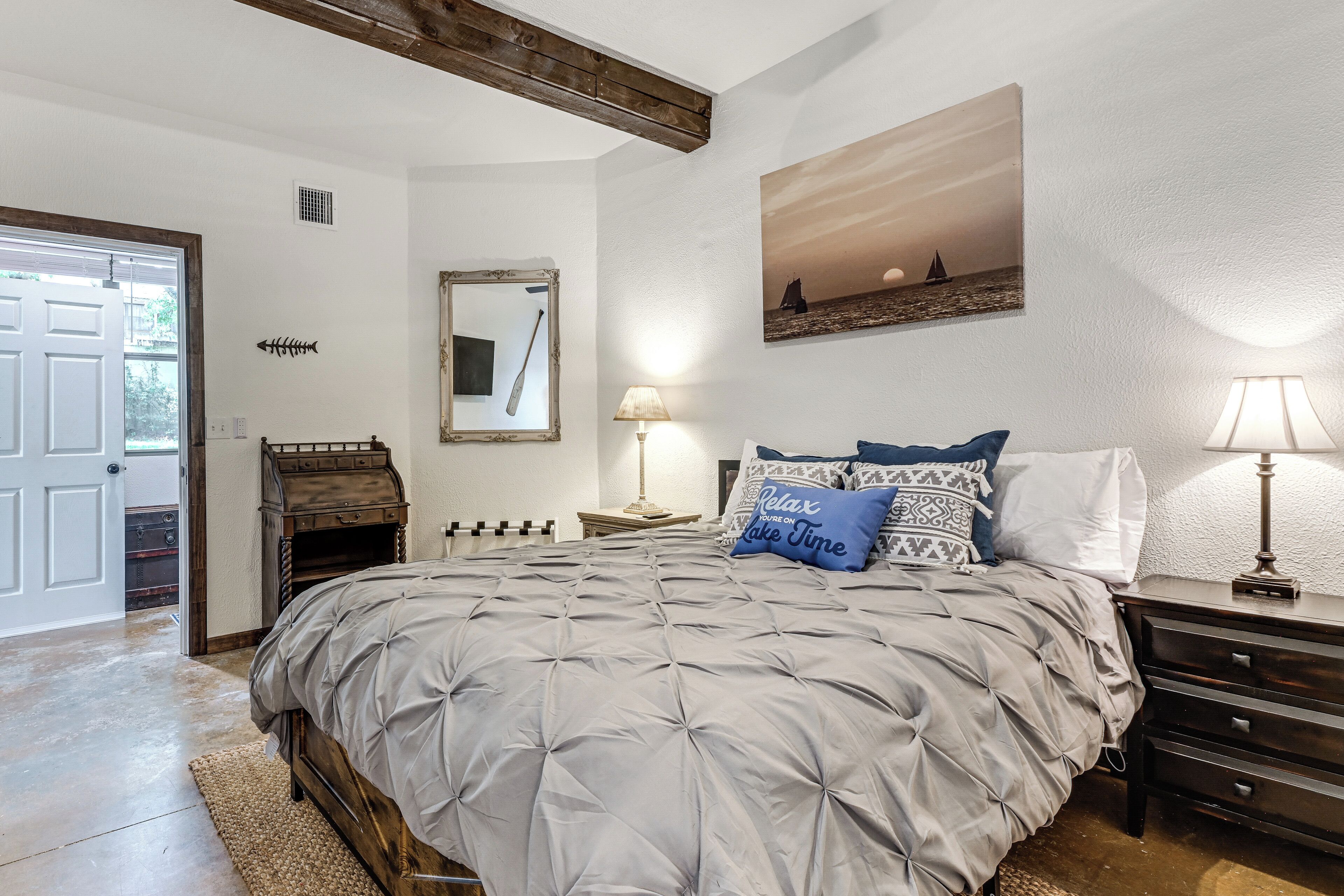 4 bedrooms, internet, bed sheets