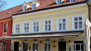 Bar (in der Unterkunft)