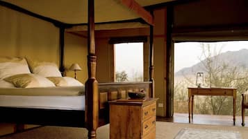 Private Camp | In-room safe, desk, bed sheets