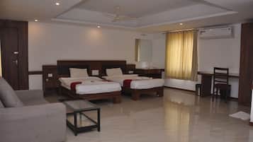 Luxury Suite, 1 Large Single Bed, Non Smoking | Desk, rollaway beds, free WiFi