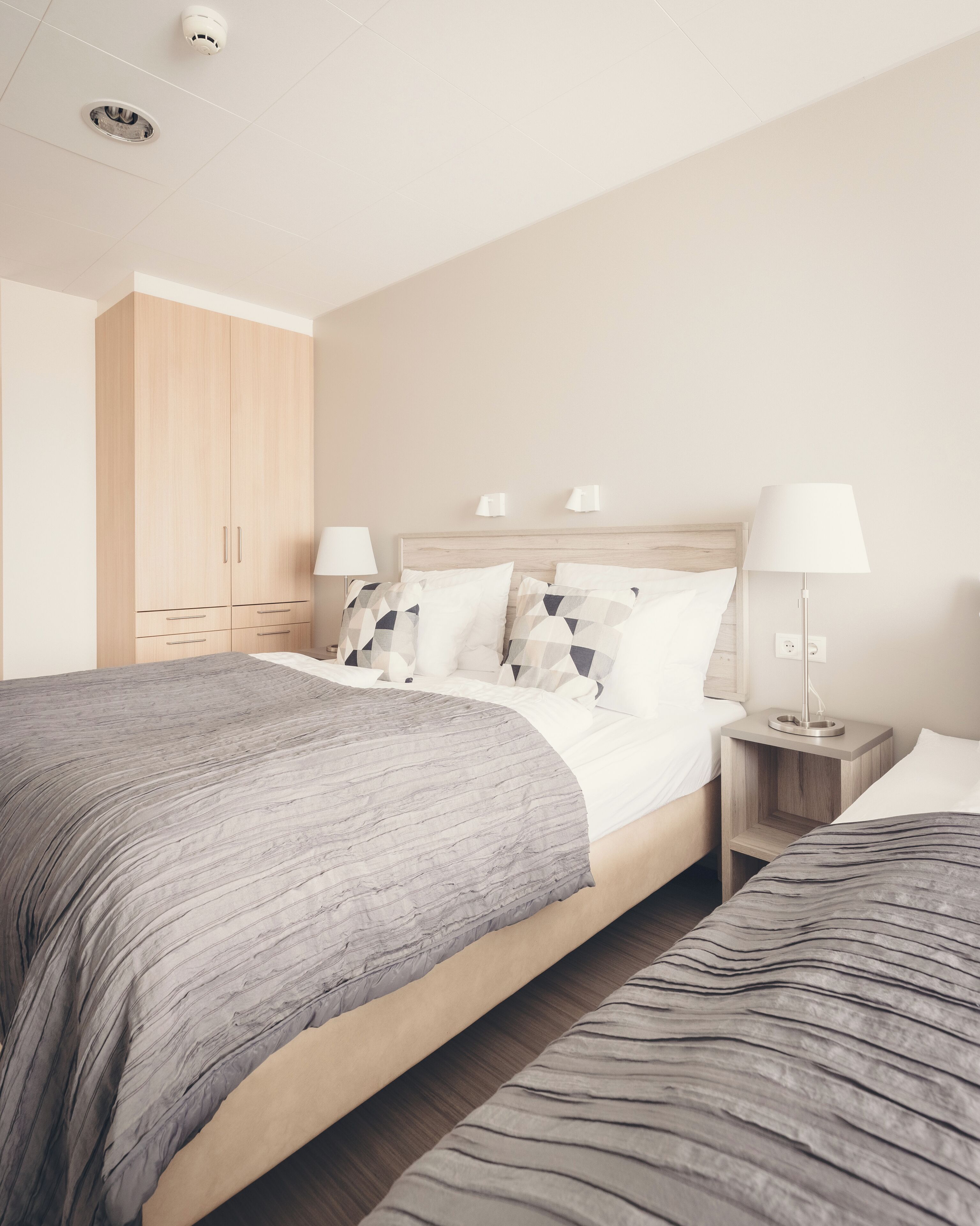 triple room, private bathroom | 1 bedroom, desk, blackout curtains, soundproofing