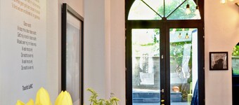 Rock Lobster City Lodge