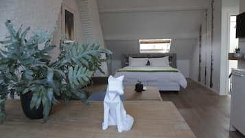 Habitación de diseño, 1 cama de matrimonio grande (Icelandic) | Sábanas de algodón egipcio y ropa de cama de alta calidad