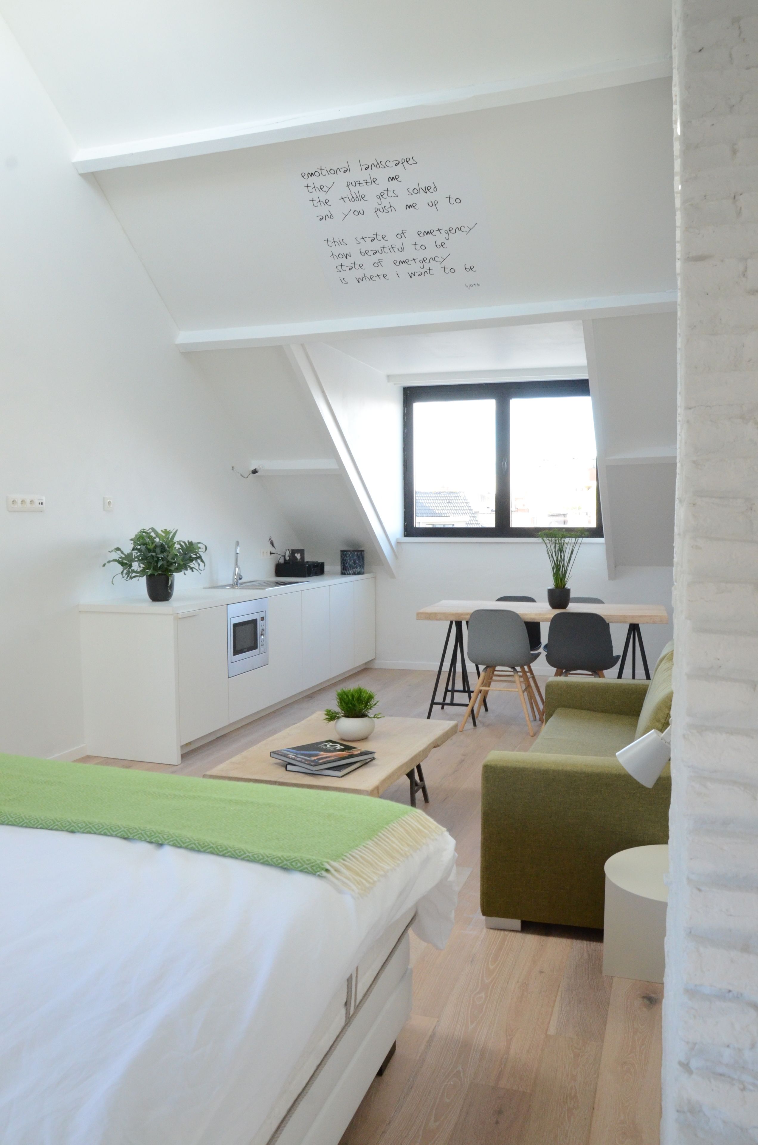 Design Room, 1 King Bed (Icelandic) | Egyptian cotton sheets, premium bedding, Tempur-Pedic beds, minibar