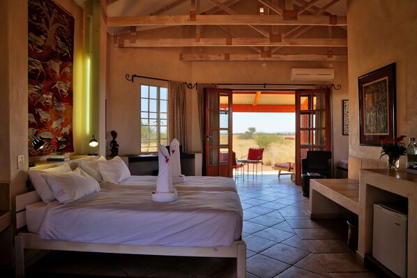 Chalet | In-room safe, desk, blackout drapes, rollaway beds - Guest Farm Kiripotib (Windhoek)