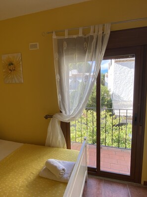 2 chambres, fer et planche Ă repasser, Wi-Fi gratuit, draps fournis