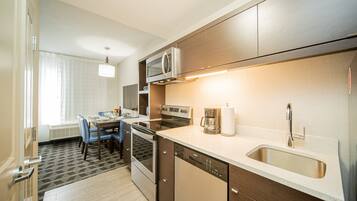 Suite, 1 Bedroom | Iron/ironing board, free WiFi, bed sheets