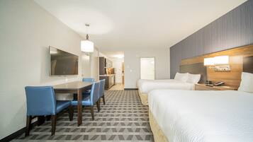 Studio, 2 Queen Beds | Iron/ironing board, free WiFi, bed sheets